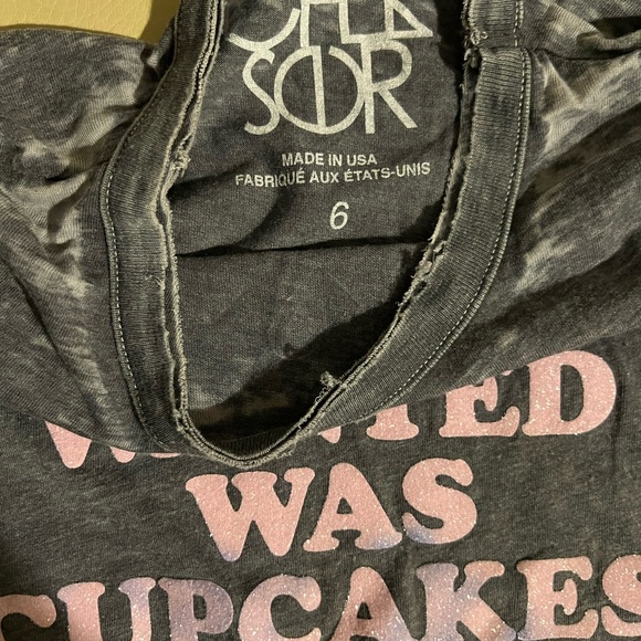 Chaser black/gray distressed long sleeve T-shirt size 6 NWOT - Picture 2 of 3